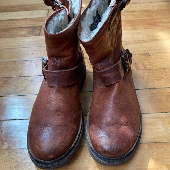 Frye Valerie Shearling Short Boots in Cognac - Picture 2 of 5